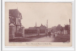 FLERS : Vue Sur La Place Et La Grande Rue - Tres Bon Etat - Flers