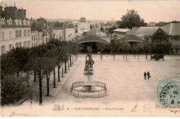 FONTAINEBLEAU: Place Centrale - Très Bon état - Fontainebleau