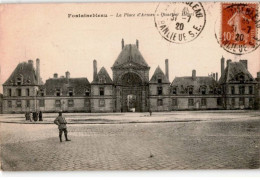 FONTAINEBLEAU: La Place D'armes, Quartier Henri - Très Bon état - Fontainebleau