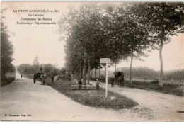 LA FERTE GAUCHER: Le Calvaire Croisement Des Routes Nationale Et Départementale - Très Bon état - La Ferte Gaucher