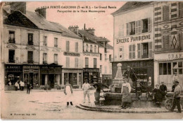 LA FERTE GAUCHER: Le Grand Bassin Perspective De La Place Montesquieu - état - La Ferte Gaucher