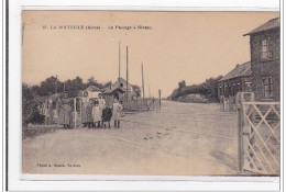 AISNE : LA BOUTEILLE : Le Passage A Niveau - Tres Bon Etat - Autres & Non Classés