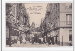 LE TREPORT : Rue De La Batterie, L'hotel Des Bains Et De France Le Jour De L'arrivée De M. Paul Paray - Tres Bon Etat - Le Treport