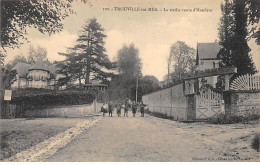 TROUVILLE SUR MER - La Vieille Route D'Honfleur - Très Bon état - Trouville
