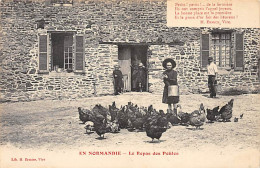 En Normandie - Le Repas Des Poules - Très Bon état - Autres & Non Classés