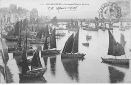 DOUARNENEZ - Le Grand Port Et Le Môle - Très Bon état - Douarnenez