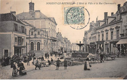 NOGENT LE ROTROU - L'Hôtel De Ville Et La Rue Charronnerie - Très Bon état - Nogent Le Rotrou