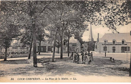 COUR CHEVERNY - La Place De La Mairie - Très Bon état - Cheverny