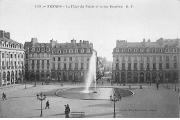 RENNES - La Place Du Palais Et La Rue Bourbon - Très Bon état - Rennes