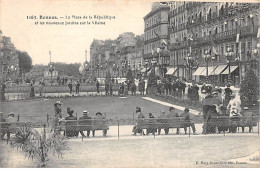 RENNES - La Place De La République Et Les Nouveaux Jardins Sur La Vilaine - Très Bon état - Rennes