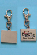 Porte Clef Automobile Red And White Team - Key-rings