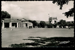 CENTRAFRIQUE Bangui La Place Edouard Renard Au Messager - Centrafricaine (République)