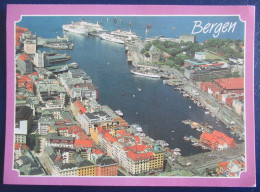 CPM BATEAUX CARGO ET FERRIES AU PORT DE BERGEN   ( NORVÈGE ) - - Commercio