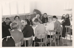 PHOTO ORIGINALE GF F1 - PHOTO DE GROUPE - SPORTS NAUTIQUES - NICE - BANQUET DU GIRELLING - OCTOBRE 1960 - Personnes Anonymes