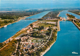 68 Vogelgrun Neuf Brisach Vue Aérienne Du Camping Ile De Rhin Le Grand Canal D'alsace   N° 49 \MM5014 - Vogelgruen