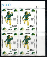 ITALIA REPUBBLICA ITALY REPUBLIC 1986 CORPO DEI BERSAGLIERI QUARTINA ANGOLO DI FOGLIO BLOCK LIRE 450 MNH - 1981-90: Ungebraucht