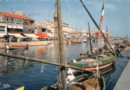 PALAVAS LES FLOTS   Bateau De Pêche Les Marguerites  (Scan R/V) N° 20 \MM5049BIS - Palavas Les Flots