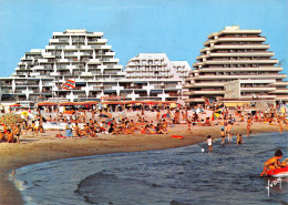 34 La Grande-Motte   La Plage Bordée Par Les Immeubles   (Scan R/V) N° 15 \MM5049Und - Otros & Sin Clasificación