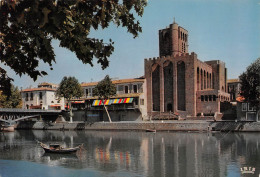 34 AGDE      La Cathédrale Au Bord De L'hérault     (Scan R/V) N° 4 \MM5049Vic - Sonstige & Ohne Zuordnung