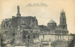 43 Le Puy En Velay   La Cathédrale De Notre Dame De France    N° 34\MN6000 - Le Puy En Velay