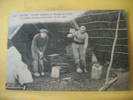 49 5978 RARE CPA - 49 ANGERS - CARRIERES D' ARDOISES DES FRESNAYES ET TRELAZE - LES FENDEURS D' ARDOISES ET LEURS ABRIS - Angers