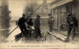 CPA Paris V, Un Radeau De La Bucherie, Januar 1910, Inondations De Paris, Hochwasser - Sonstige & Ohne Zuordnung