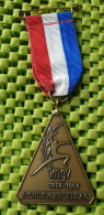 Medaile   :  K.N.G.V 1868 - 1968 ( 100 Jaar)- Bondswandeldag -  Original Foto  !!  Medallion  Dutch - Andere & Zonder Classificatie