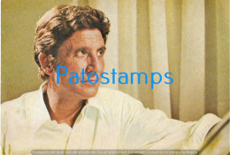 228231 ARTIST GILBERT BECAUD FRANCE SINGER COMPOSER PIANIST NO POSTAL POSTCARD - Entertainers