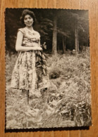 19431.   Fotografia D'epoca Donna Femme Nel Bosco Aa '60 Italia - 10x7 - Anonyme Personen