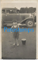 228248 AUTOMOBILE OLD CAR AND BOY WITH BUCKET POSTAL POSTCARD - Andere & Zonder Classificatie