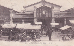 La Rochelle (17 Charente Maritime) Les Halles - édit MD N° 26 Phot Delboy Circulée 1919 FM Tampon 118e Reg. D'artillerie - La Rochelle