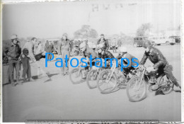 228262 ARGENTINA SANTA FE MOTORCYCLE RACE MOTO DE CARRERAS LARGADA 17.5 X 11.5 CM PHOTO NO POSTAL POSTCARD - Argentina