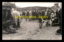 ALGERIE - TLEMCEN - MARCHE A LA PORTE DE L'ABATTOIR - CARTE PHOTO ORIGINALE - Tlemcen