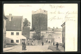 AK Eger, Menschen Im Ort Mit Schwarzen Turm Im Hintergrund  - Tchéquie