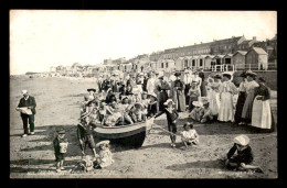 14 - LUC-SUR-MER - REUNION SUR LA PLAGE - AQUA-PHOTO - Luc Sur Mer