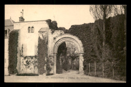 28 - COULOMBS - PORTAIL DE L'ABBAYE - Autres & Non Classés