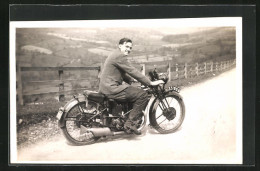 Foto-AK Junger Herr Auf Einem Rudge Motorrad  - Motorräder