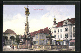 AK Dux / Duchcov, Dux, Marktplatz Mit Dreifaltigkeits-Statue Und Hotel  - Czech Republic