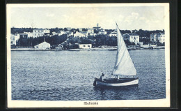 AK Malinska, Segelboot Auf Fluss Mit Stadt Im Hintergrund  - Croatia