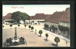 AK Belgern /Elbe, Strasse Am Marktplatz Mit Kriegerdenkmal  - Belgern