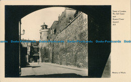 R025289 Tower Of London. The Bell Tower With Byward Tower Beyond. Ministry Of Wo - Altri & Non Classificati