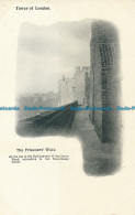 R025682 Tower Of London. The Prisoners Walk. Gale And Polden - Autres & Non Classés