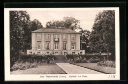 AK Bad Freienwalde / Oder, Schloss Mit Park  - Bad Freienwalde