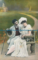 R026441 Old Postcard. Woman And Man - Monde