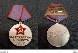 Russia CCCP Medaglia Civile Argento E Smalti Molto Ben Conservata - Other & Unclassified