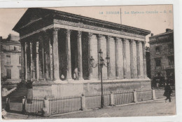 15. NIMES  . LA MAISON CARREE  .  CARTE NON ECRITE - Nîmes