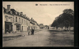 CPA Pleumartin, Place De L`Hotel De Ville (Nord-Ouest)  - Pleumartin