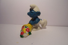 SCHTROUMPFS  -   SCHTROUMPF -  CORNE D'ABONDANCE - FLEURS -  PEYO - 1979 -SCHLEICH - Smurfs