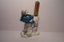 SCHTROUMPFS  -   SCHTROUMPF -  SPORTIF -  CRICKET -  PEYO - 1979 -SCHLEICH - Smurfs