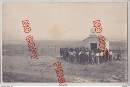 Fixe Corse Archive Famille Borgo Venzolasca Cruciata Photo Format Carte Photo Chapelle Religion Obsèques ? Années 50 - Places